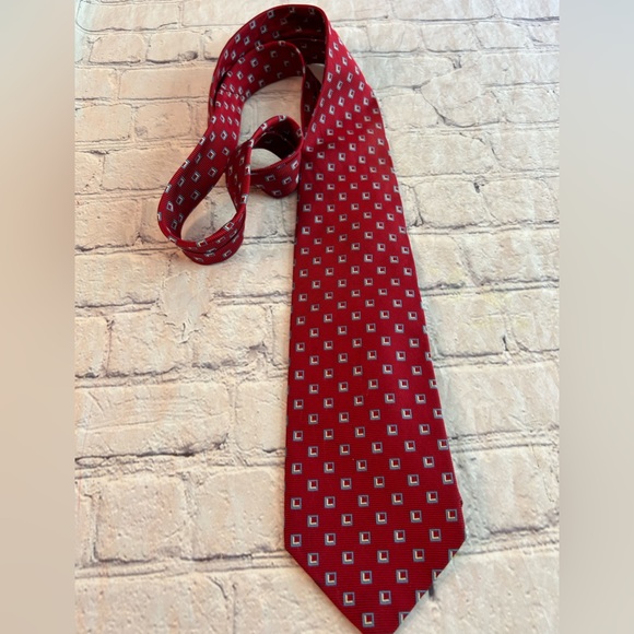 BROOKS BROTHERS MAKERS MENS RED/BLUE/YELLOW PATTERN SILK TIE - Picture 3 of 8